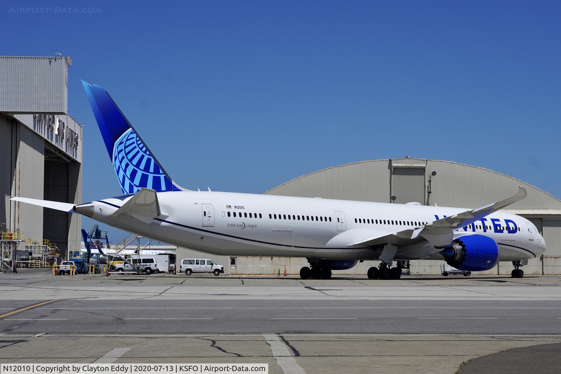 N12010, 2019 Boeing 787-10 Dreamliner C/N 40926, SFO 2020.
