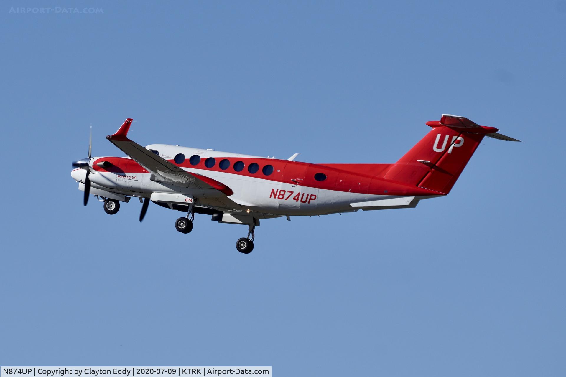 N874UP, 2017 Beechcraft 350 King Air (B300) C/N FL-1119, Truckee Airport California 2020.