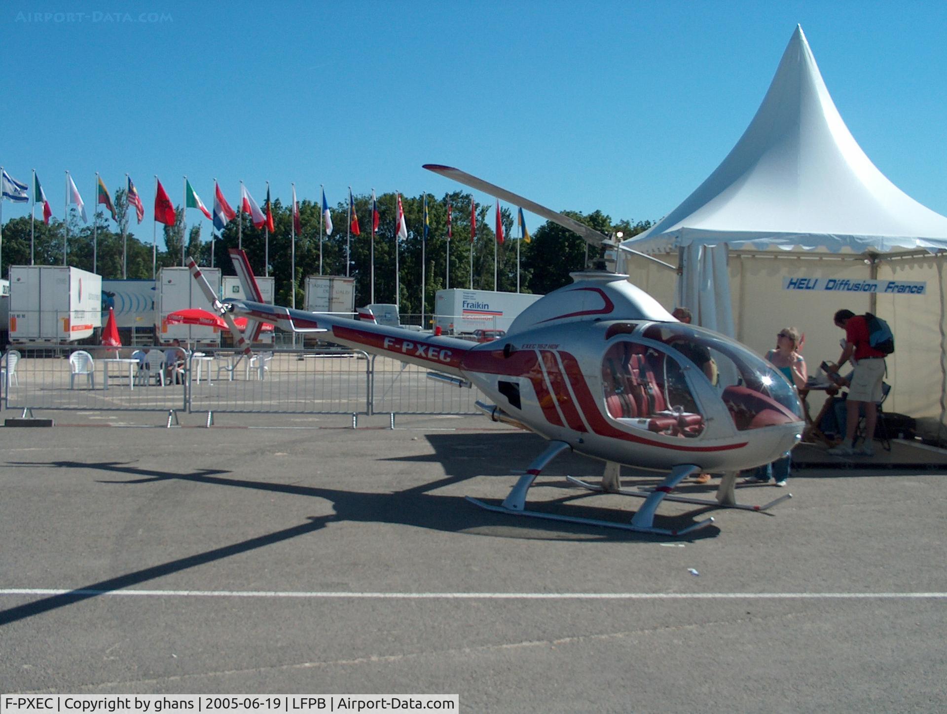 F-PXEC, Rotorway EXEC 162 HDF C/N 6651, Displayd @ Le Bouget Airshow 2005