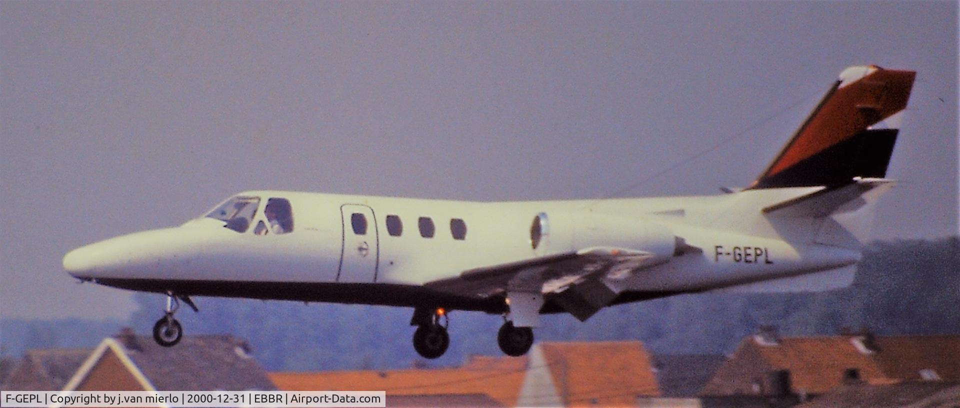 F-GEPL, 1976 Cessna 500 Citation I C/N 500-0164, Landing 25L Scan slide