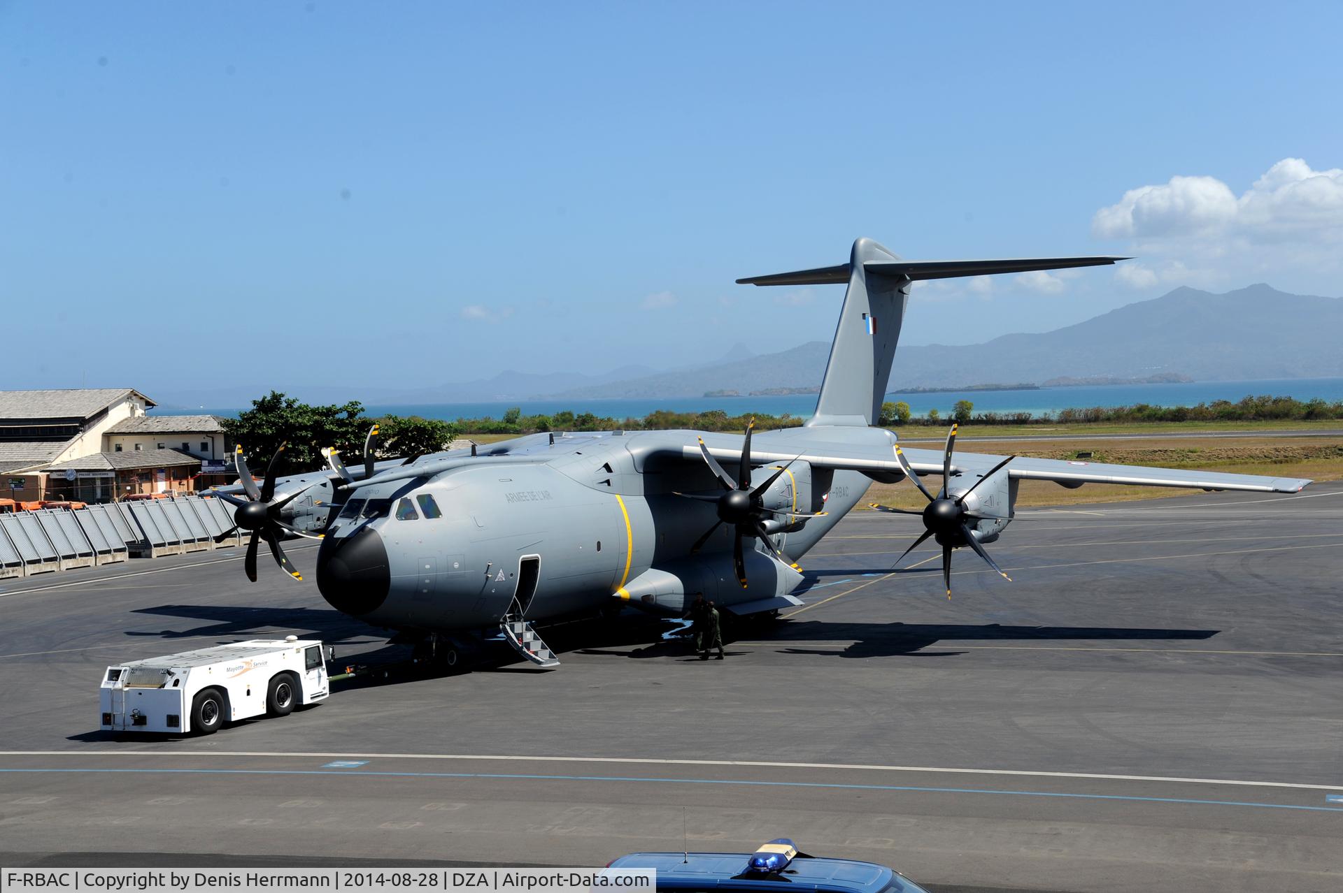 F-RBAC, 2014 Airbus A400M Atlas C/N 010, Airbus A 400 M first time at Dzaoudzi international airport