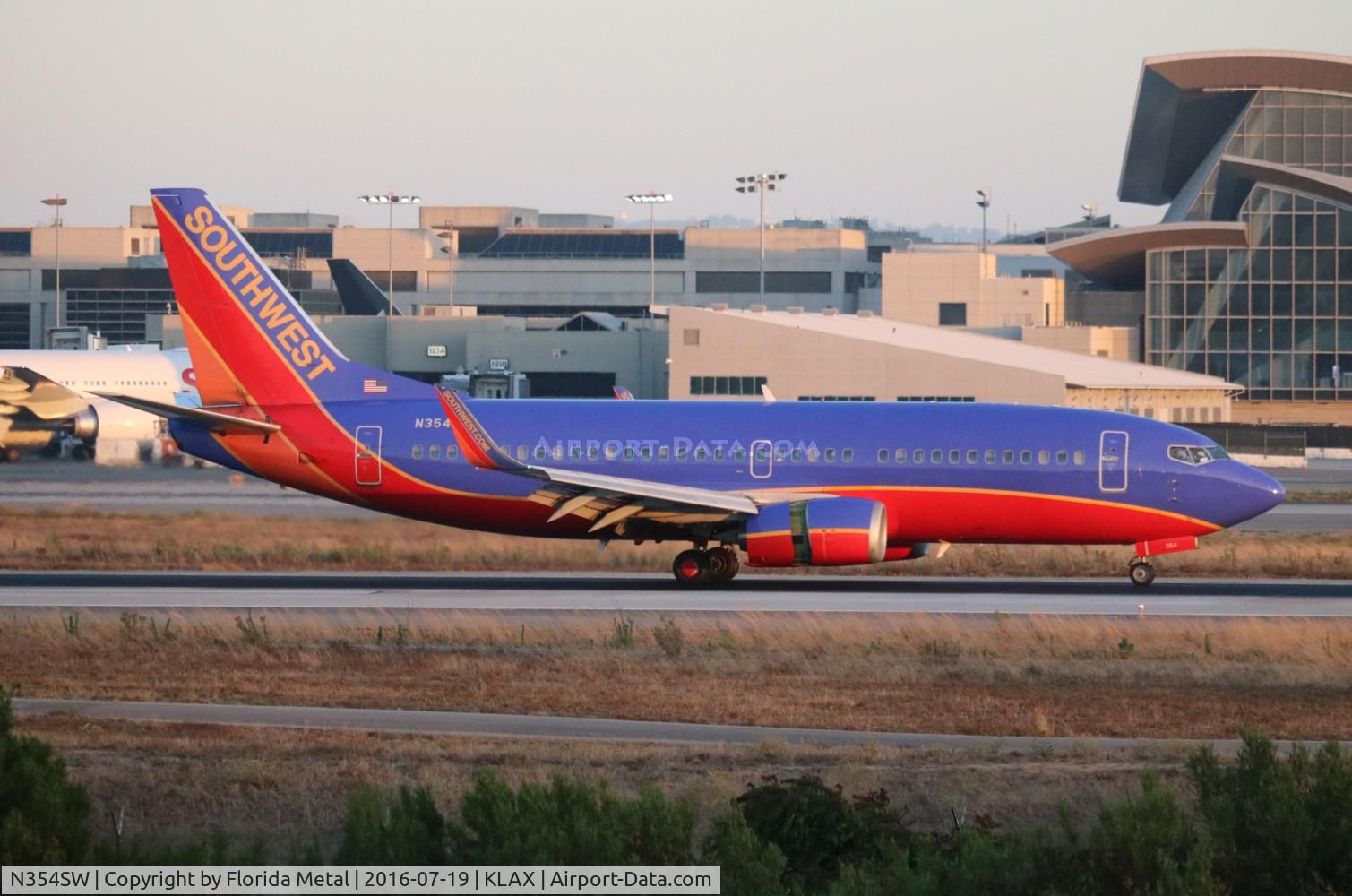 N354SW, 1991 Boeing 737-3H4 C/N 25219, LAX 2016