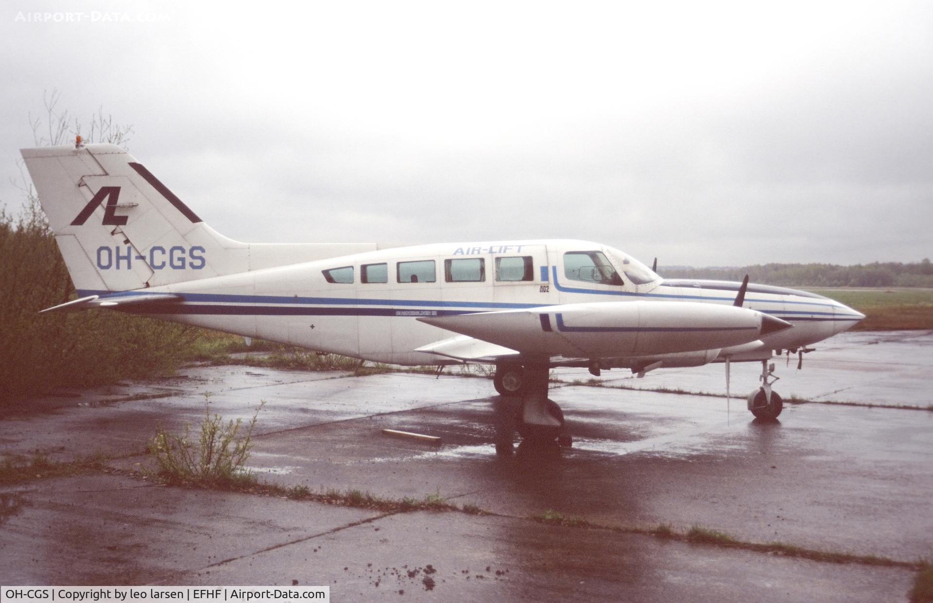 OH-CGS, 1975 Cessna 402B Utiliner C/N 402B0884, Malmi 8.5.1989
