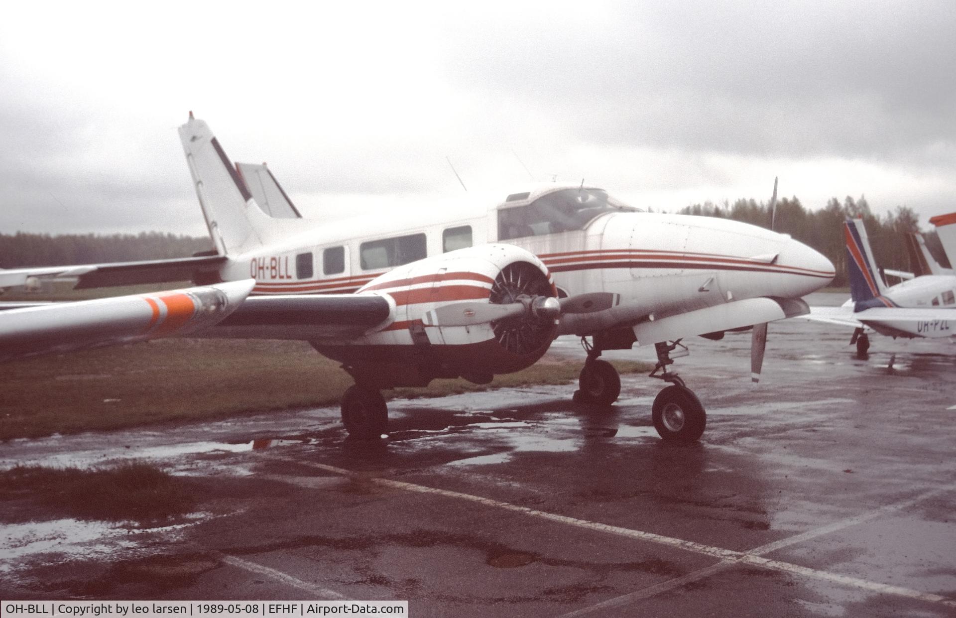 OH-BLL, 1951 Beech C-45G C/N AF 399, Malmi 8.5.1989