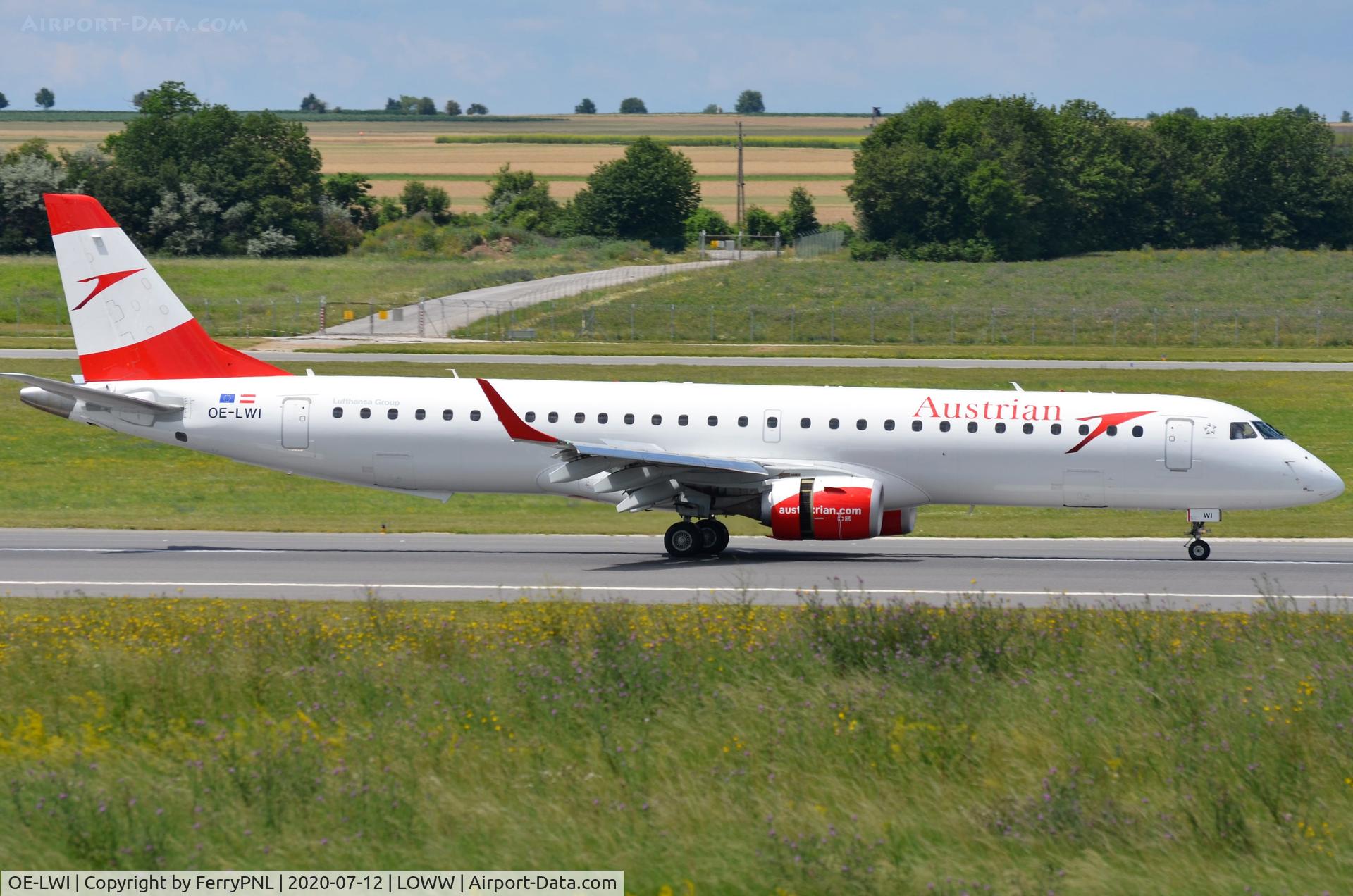OE-LWI, 2011 Embraer 195LR (ERJ-190-200LR) C/N 19000500, Austrian ERJ195