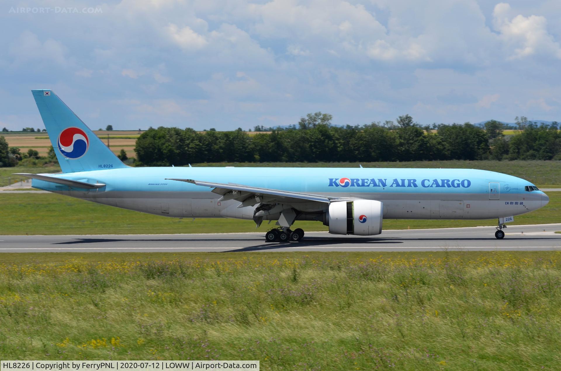 HL8226, 2013 Boeing 777-FB5 C/N 37640, Korean B772F arriving from Mumbai
