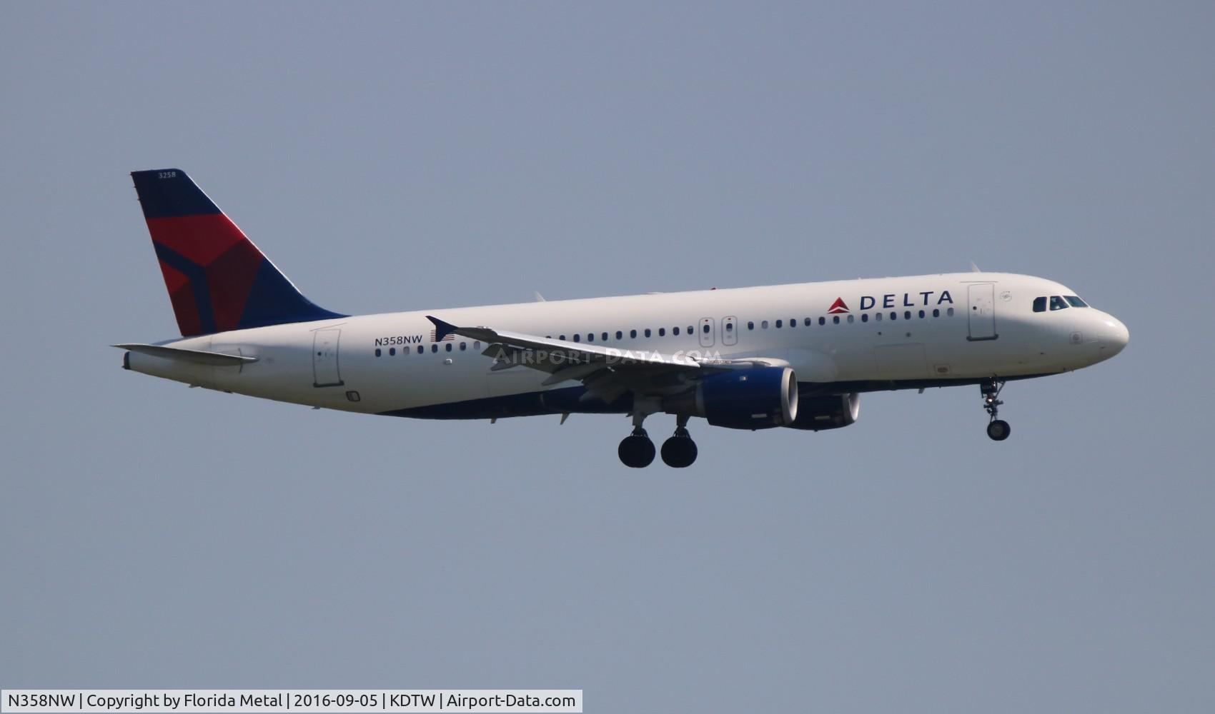 N358NW, 1998 Airbus A320-212 C/N 832, DTW 2016