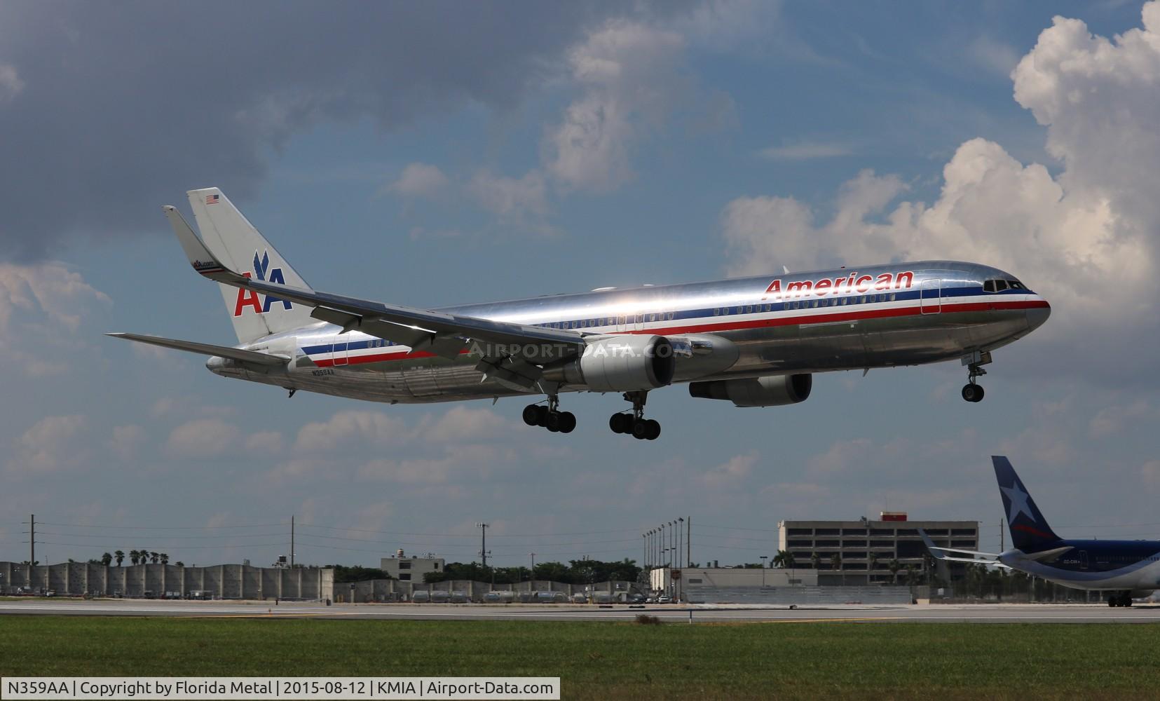 N359AA, 1988 Boeing 767-323 C/N 24040, MIA 2015