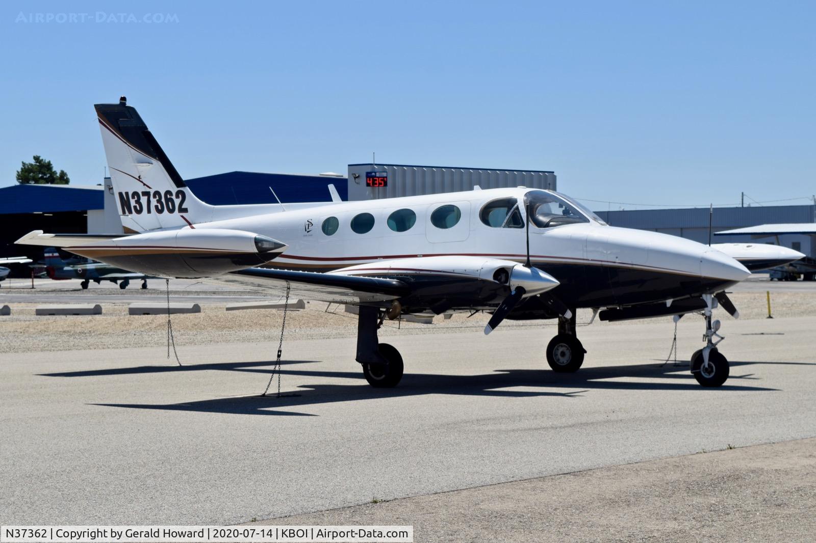 N37362, 1977 Cessna 340A C/N 340A0367, Parked on south GA ramp.