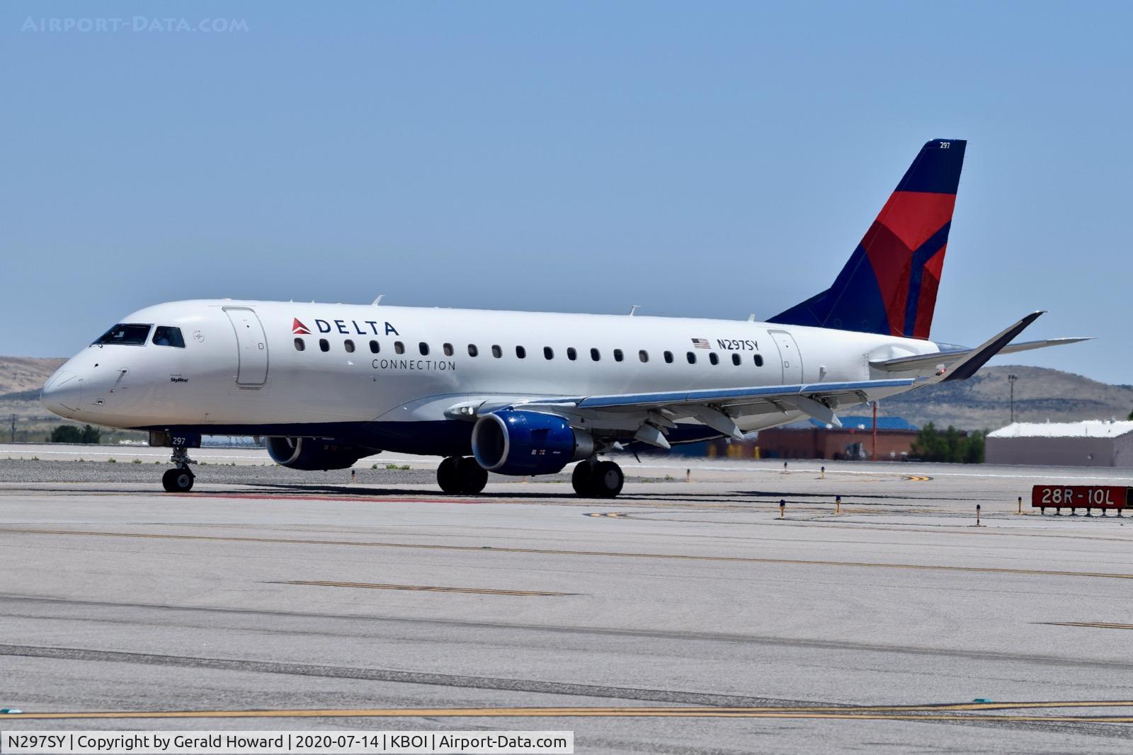 N297SY, 2019 Embraer 175LR (ERJ-170-200LR) C/N 17000799, Coming off 28R.