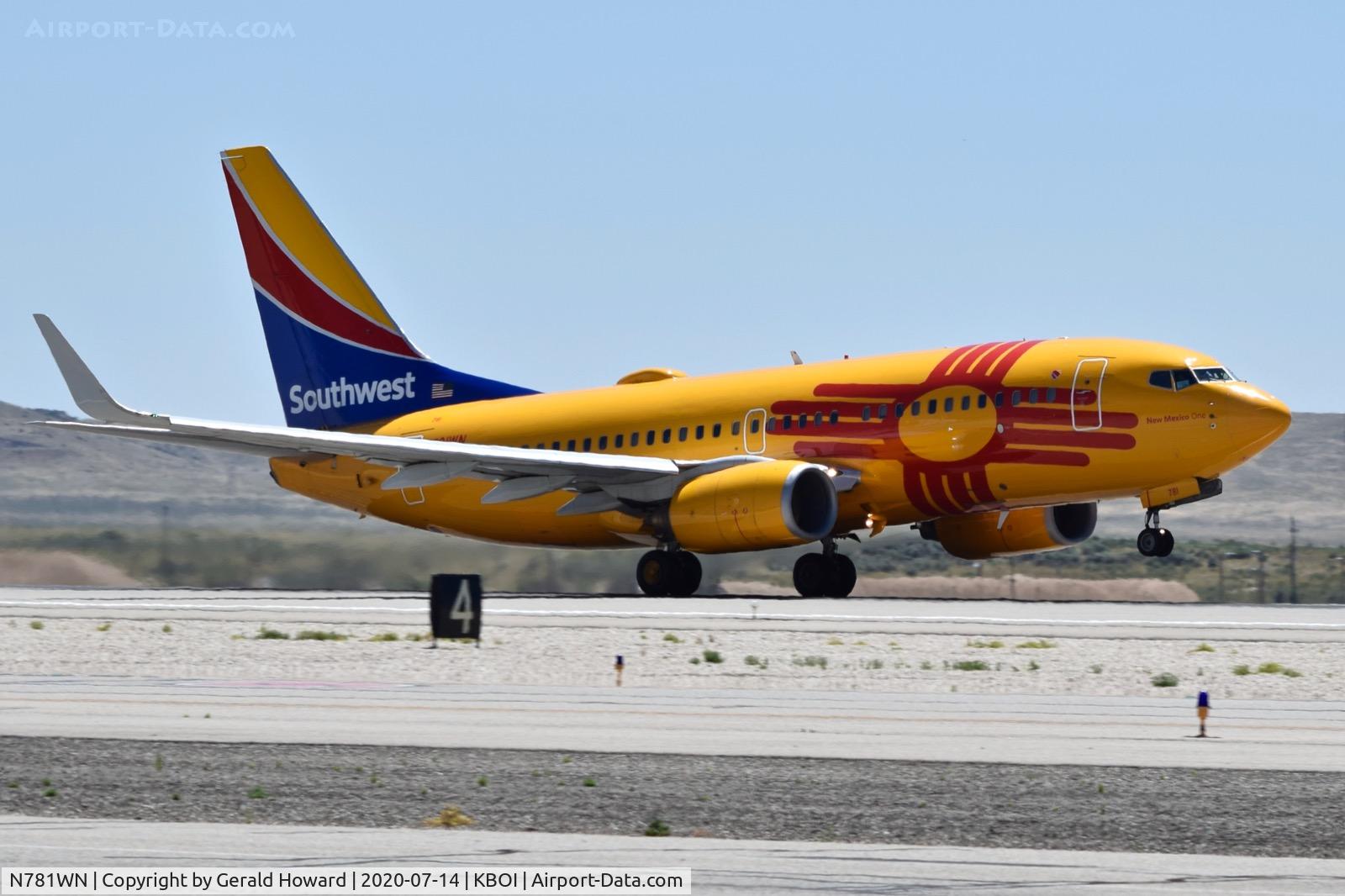 N781WN, 2000 Boeing 737-7H4 C/N 30601, Rotation 28R