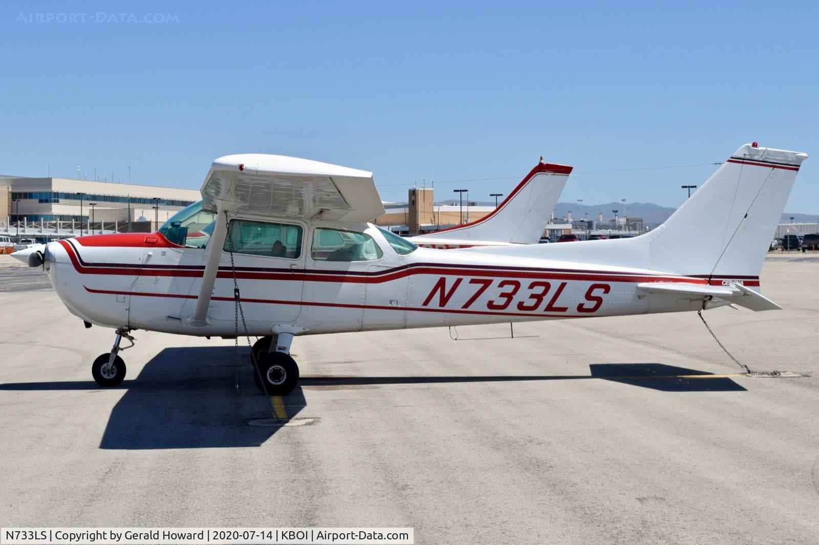 N733LS, 1976 Cessna 172N C/N 17268380, Parked on north GA ramp.