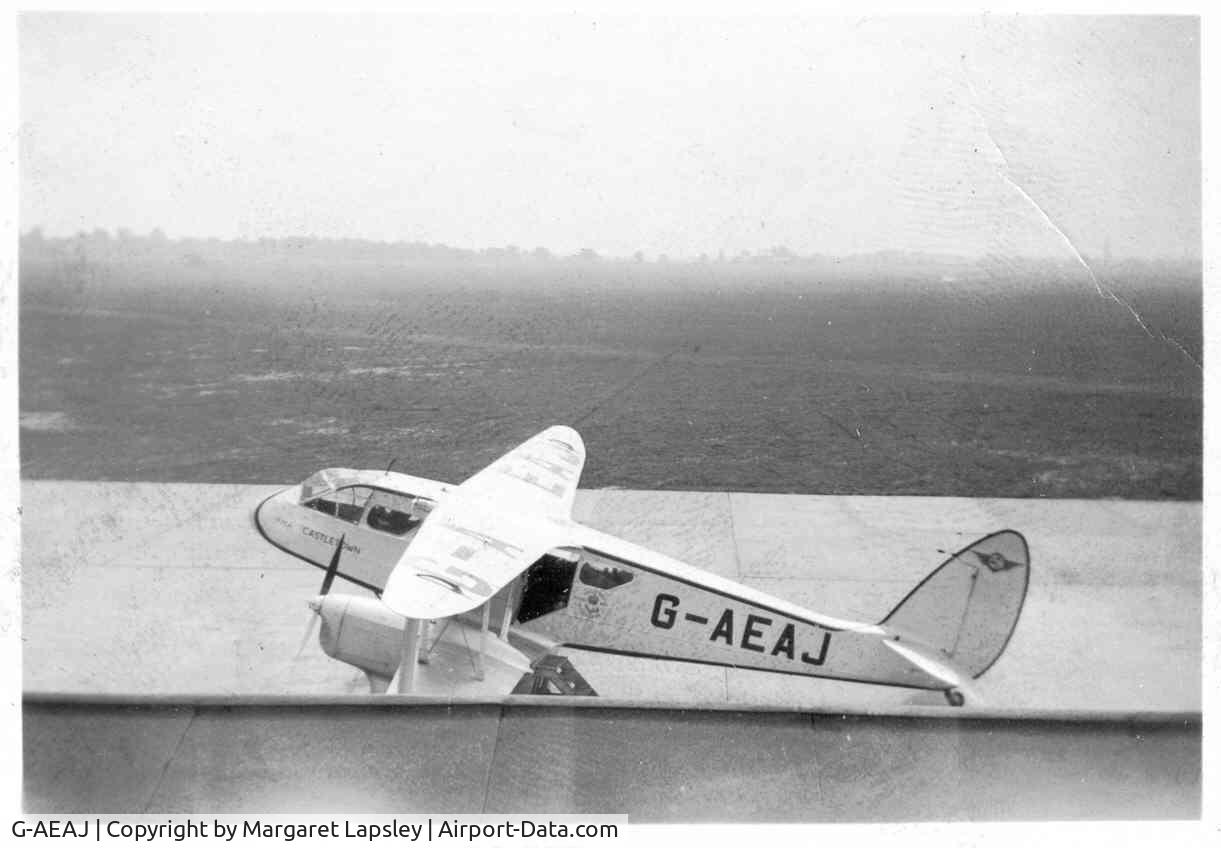 G-AEAJ, De Havilland DH-89A Dragon Rapide C/N 6320, At Ringway Field, about 1937-38