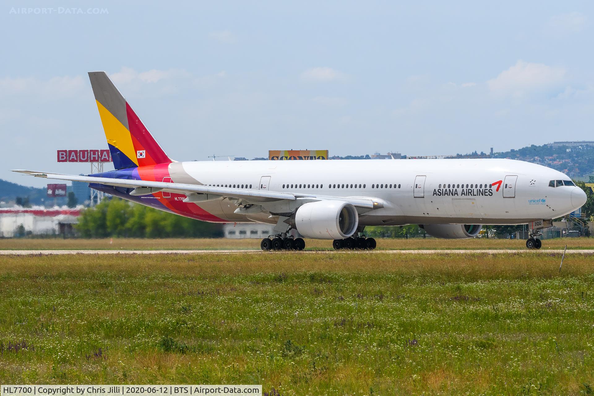 HL7700, Boeing 777-28E/ER C/N 30859, Asiana Airlines