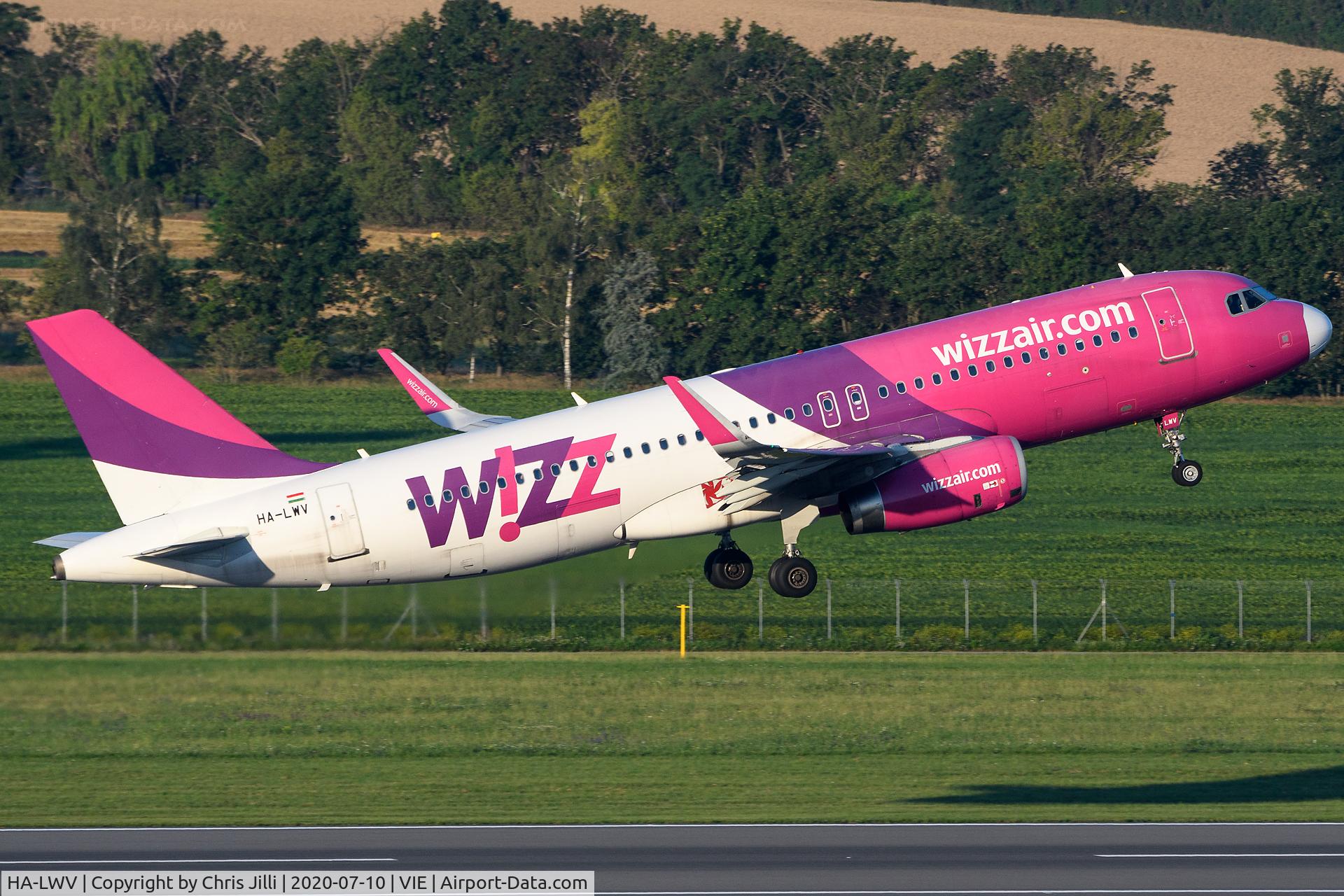 HA-LWV, 2013 Airbus A320-232 C/N 5660, Wizzair
