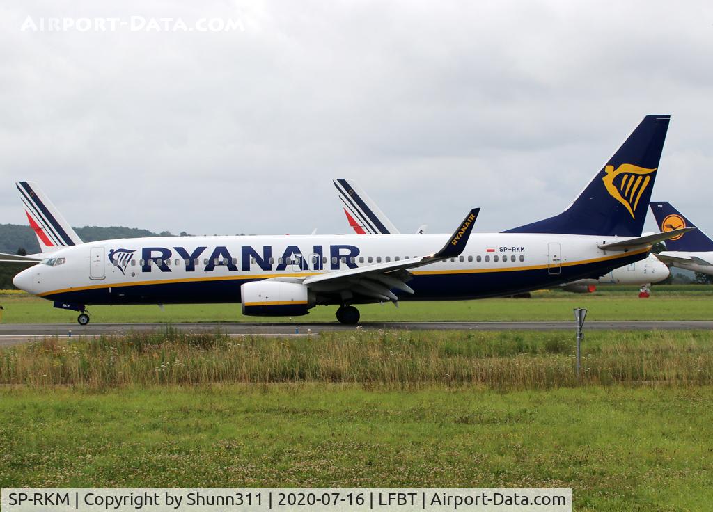 SP-RKM, 2017 Boeing 737-800 C/N 44787, Arriving from rwy 20 and taxi to the Terminal...