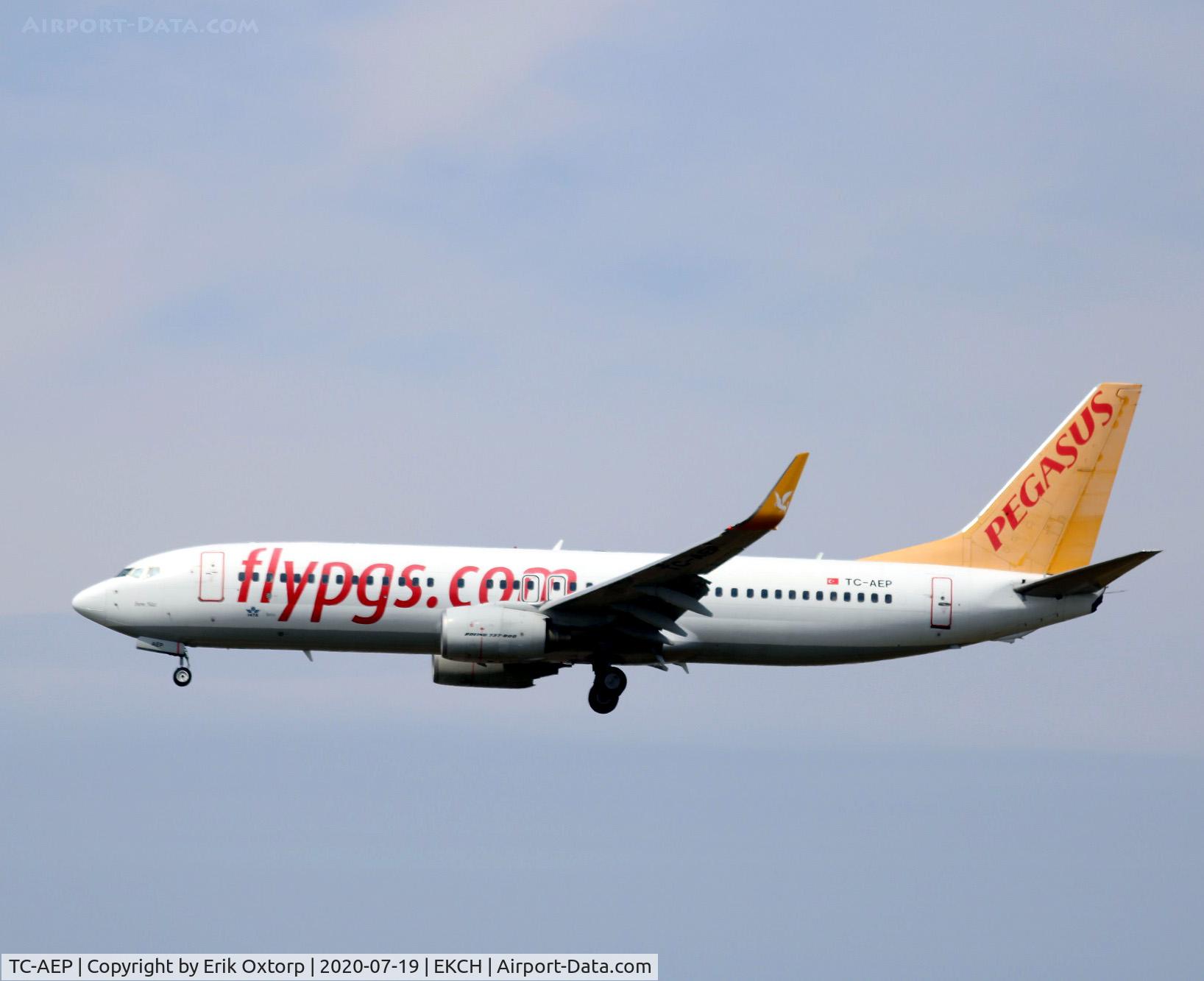 TC-AEP, 2011 Boeing 737-82R C/N 40724, TC-AEP landing rw 22L