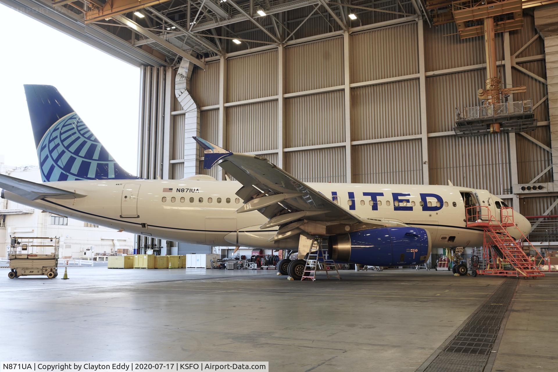 N871UA, 2003 Airbus A319-132 C/N 1971, SFO 2020.