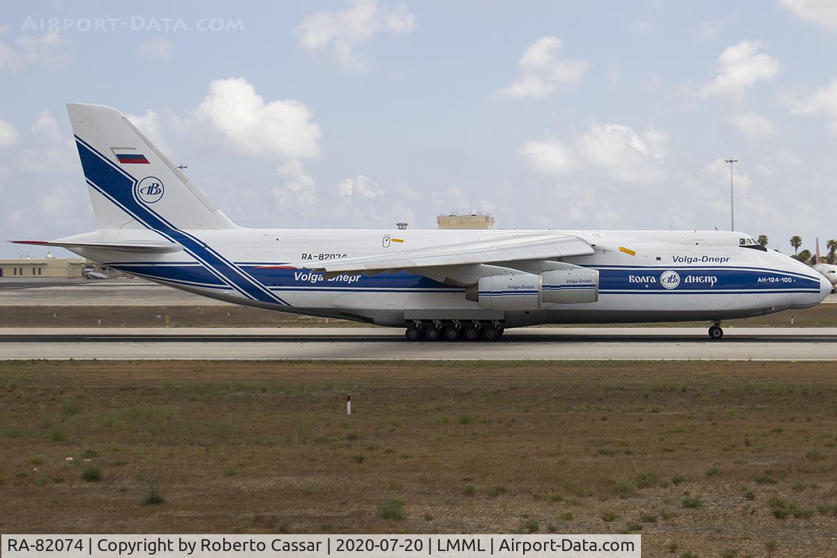 RA-82074, 1994 Antonov An-124-100 Ruslan C/N 9773051459142, Runway 13