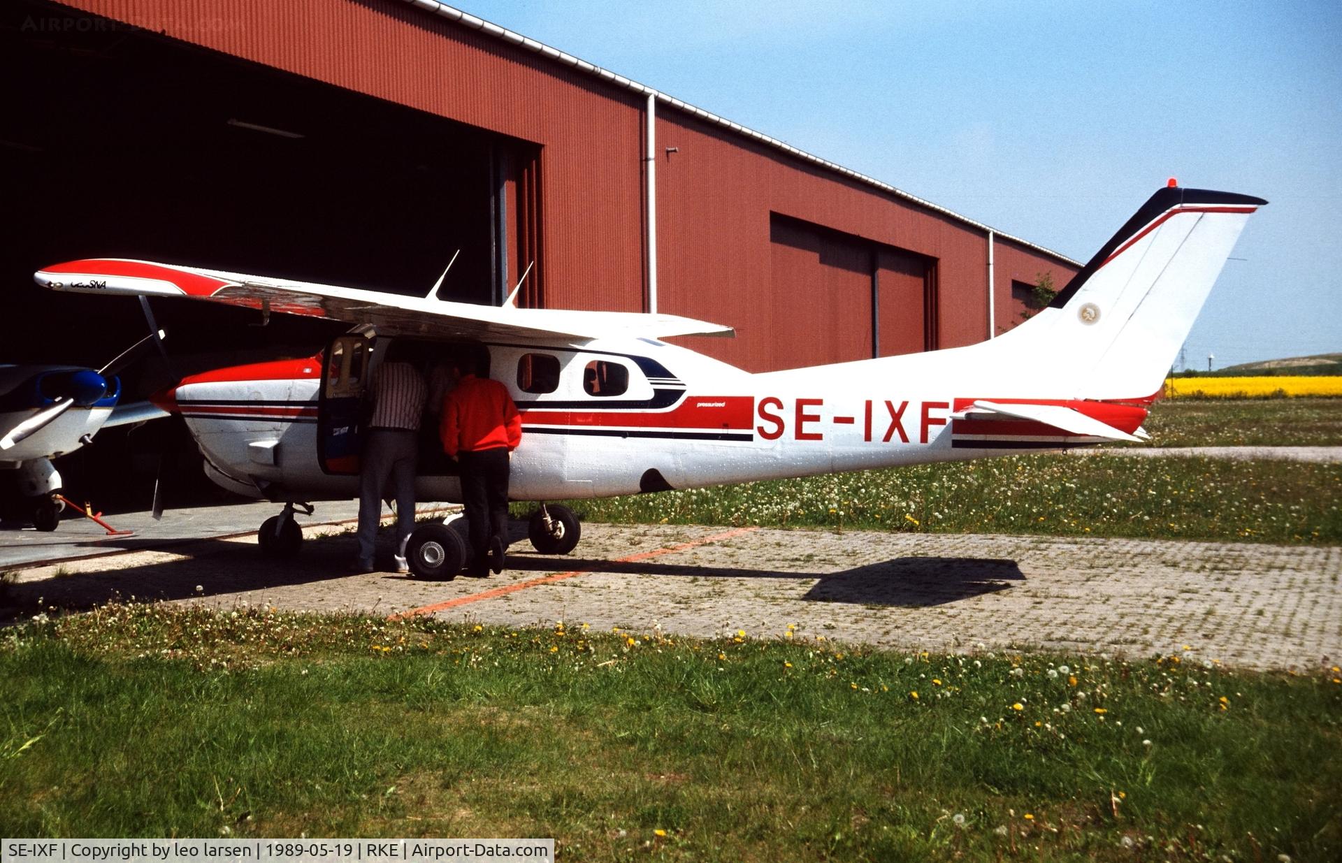 SE-IXF, Cessna 210N Centurion Centurion C/N 00377, Roskilde 19.5.1989