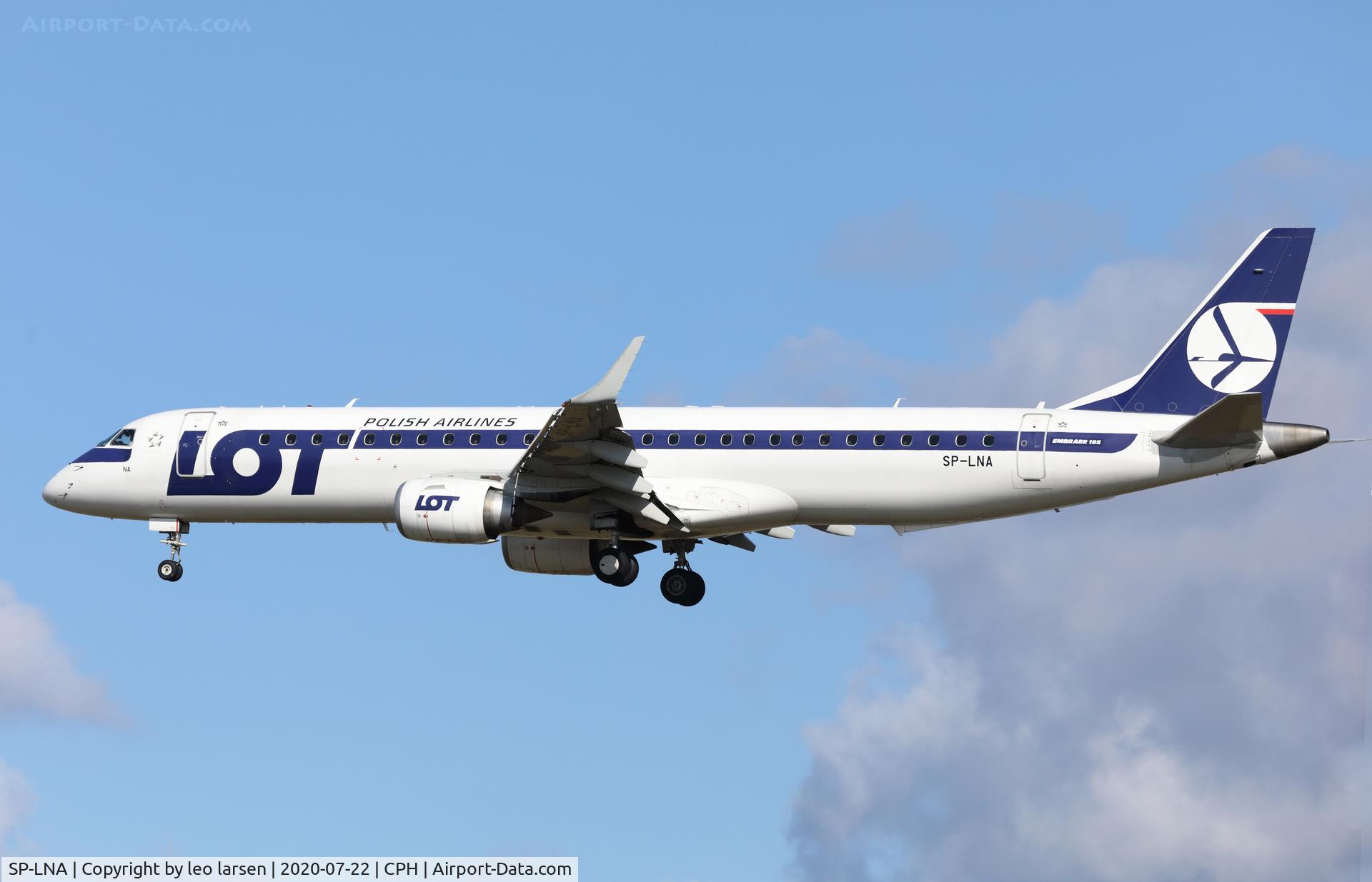 SP-LNA, 2011 Embraer 195LR (ERJ-190-200LR) C/N 19000415, Copenhagen 22.7.2020