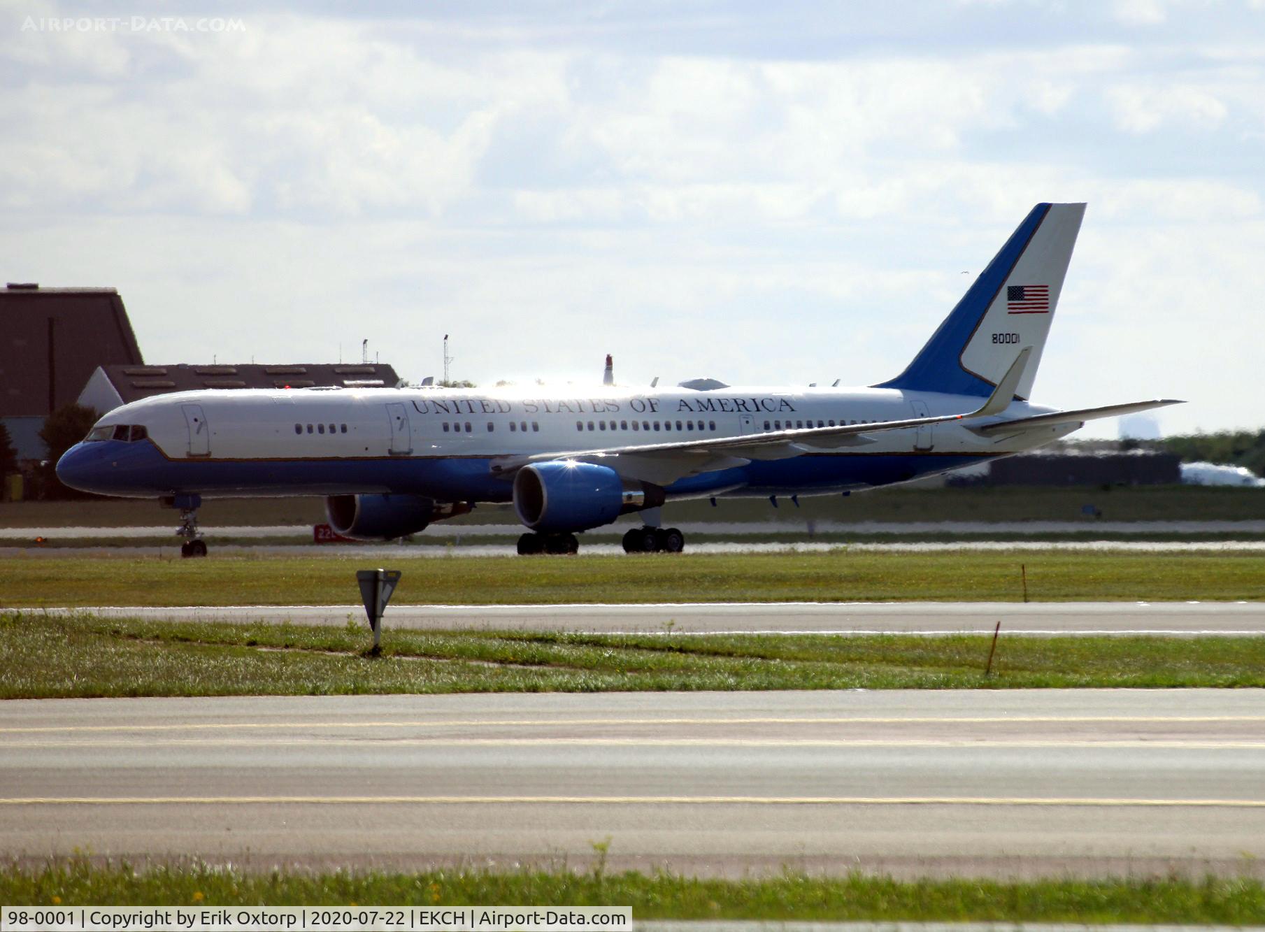 98-0001, 1998 Boeing VC-32A (757-200) C/N 29025, 98-0001 landed rw 22L