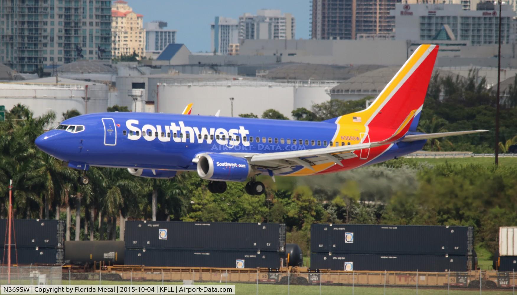 N369SW, 1993 Boeing 737-3H4 C/N 26580, FLL 2015