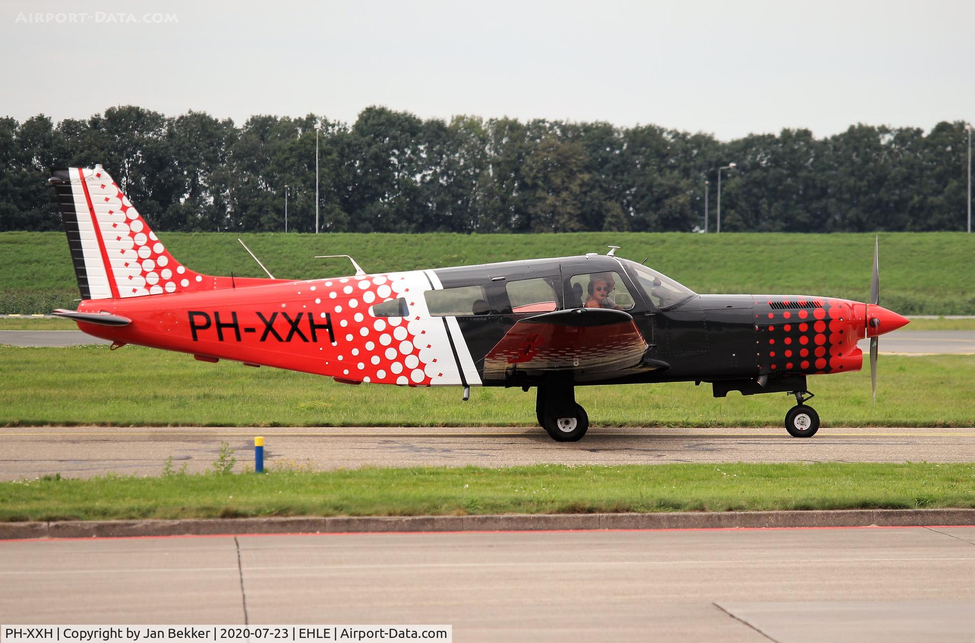 PH-XXH, 1980 Piper PA-32R-301T Turbo Saratoga C/N 32R-8029109, Lelystad Airport
