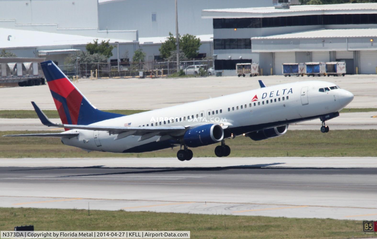 N373DA, 1998 Boeing 737-832 C/N 29621, FLL 2014