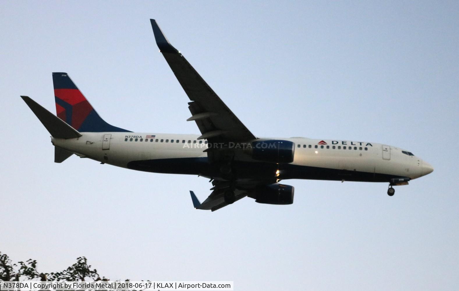 N378DA, 1999 Boeing 737-832 C/N 30265, LAX 2018