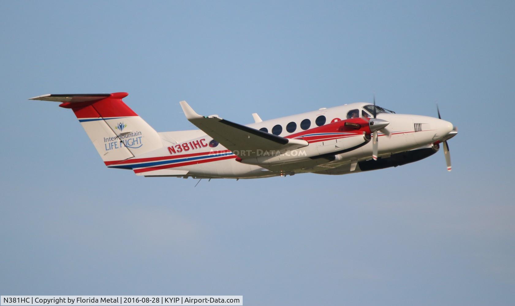 N381HC, Raytheon B200 King Air C/N BB-1952, TOM 2016