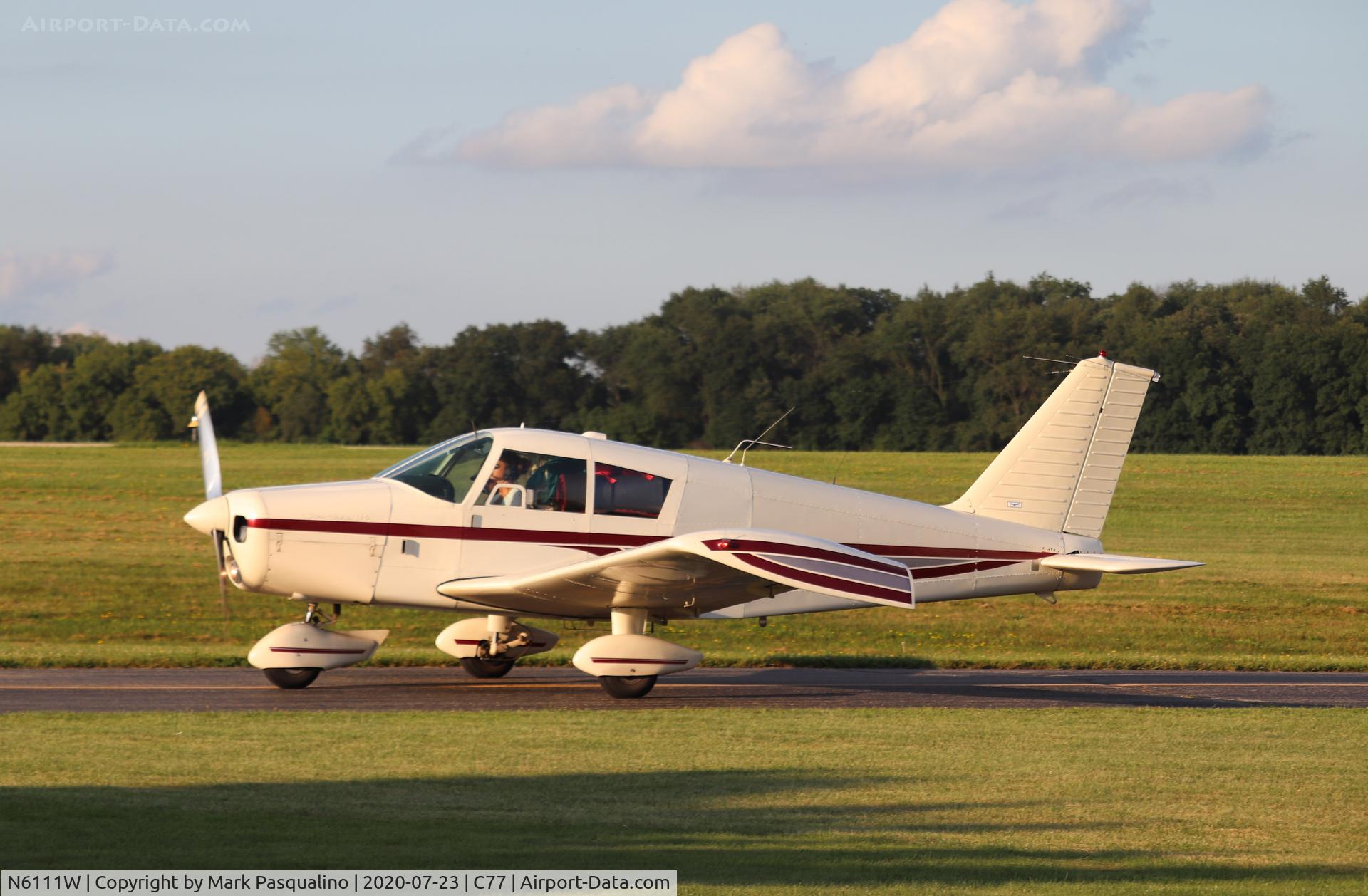 N6111W, 1964 Piper PA-28-140 C/N 28-20126, Piper PA-28-140