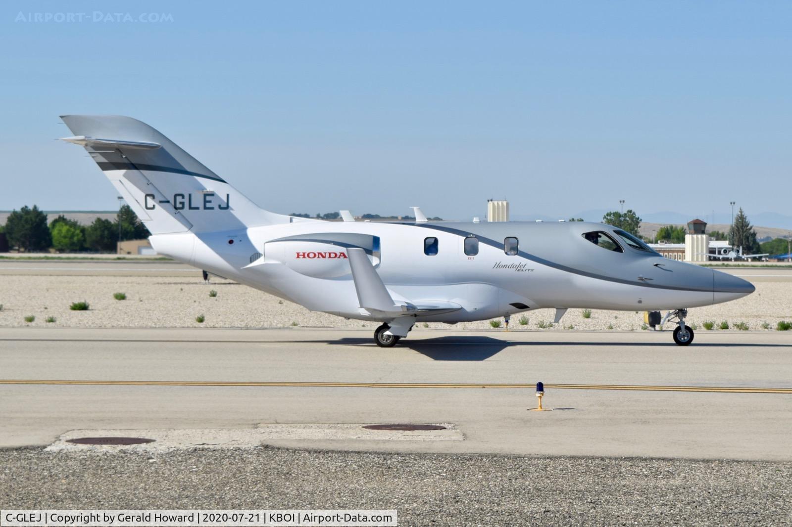 C-GLEJ, 2019 Honda HA-420 HondaJet C/N 42000148, Taxiing on Alpha.