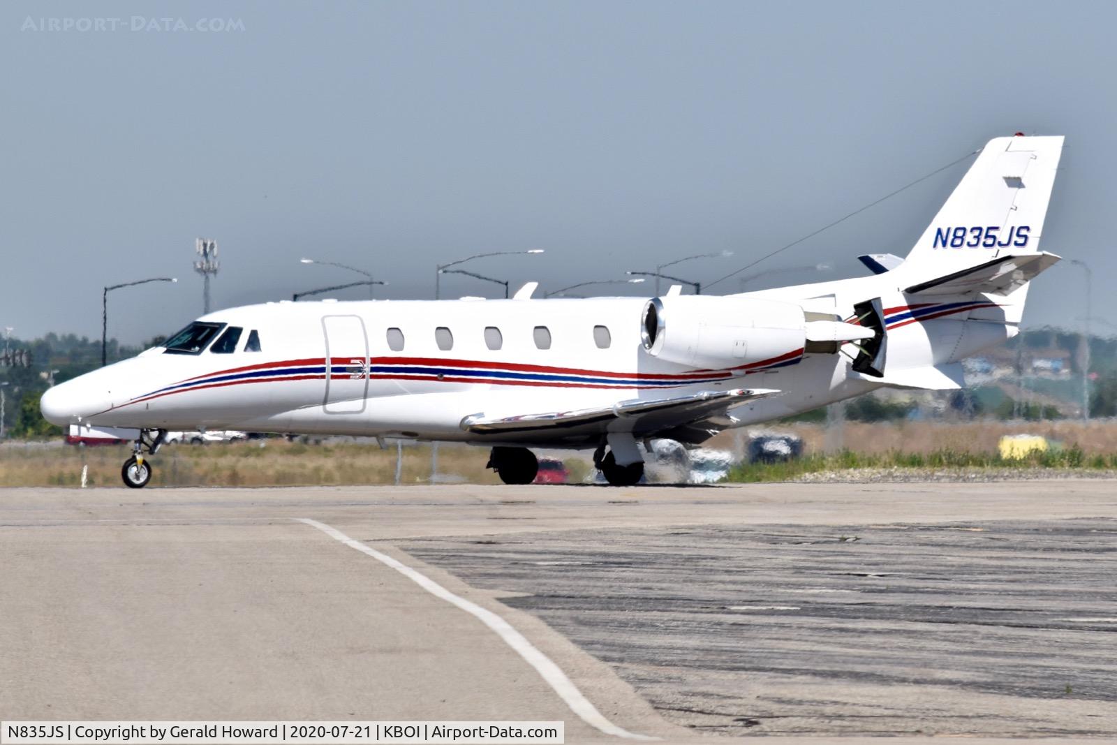 N835JS, 2008 Cessna 560XL Citation XLS C/N 560-5813, Taxiing from north GA ramp.