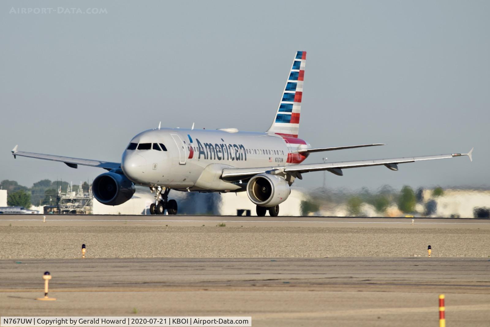 N767UW, 2000 Airbus A319-112 C/N 1382, Staring take off run on 10L.