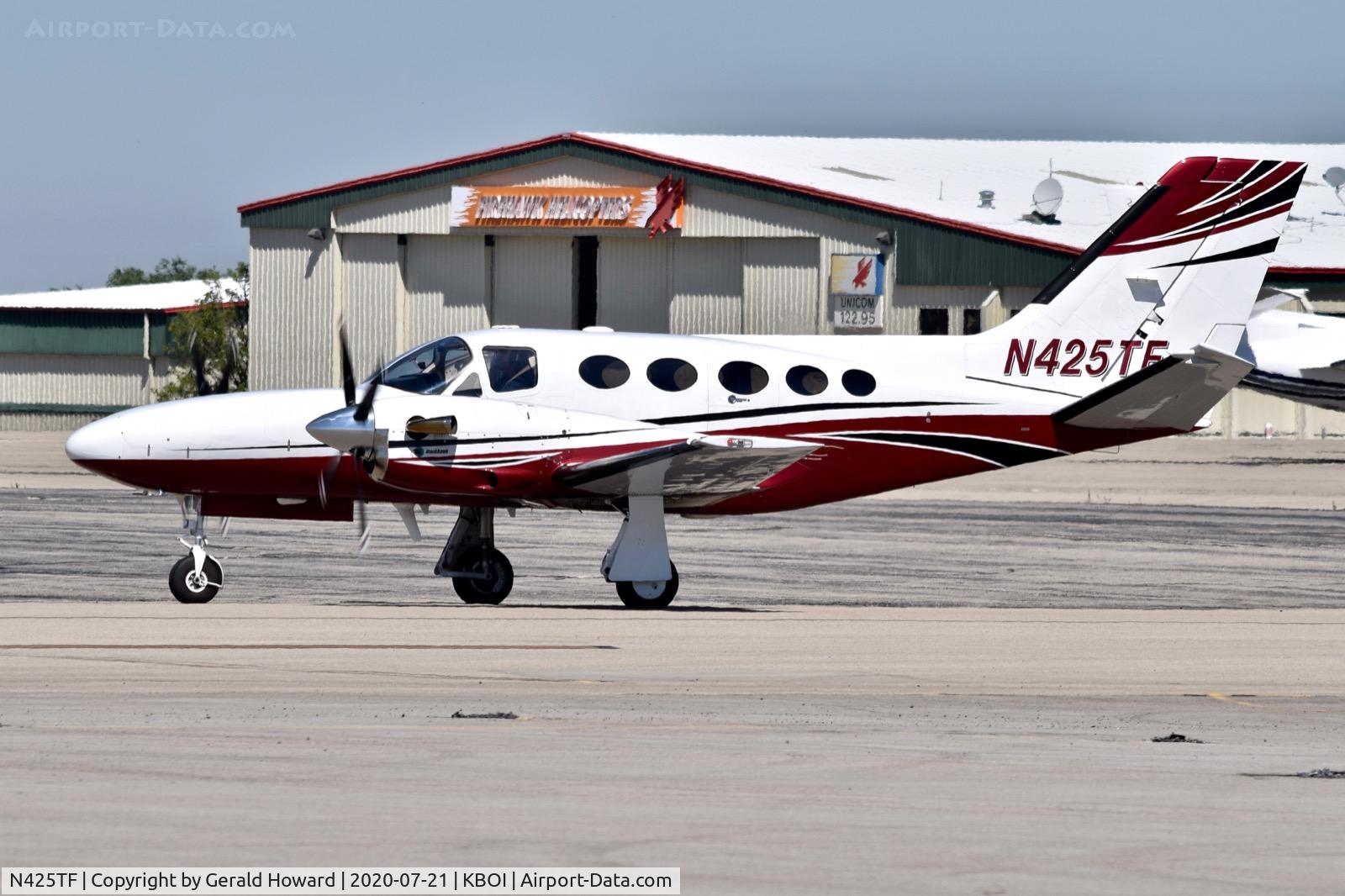 N425TF, Cessna 425 C/N 425-0143, Taxiing from parking.