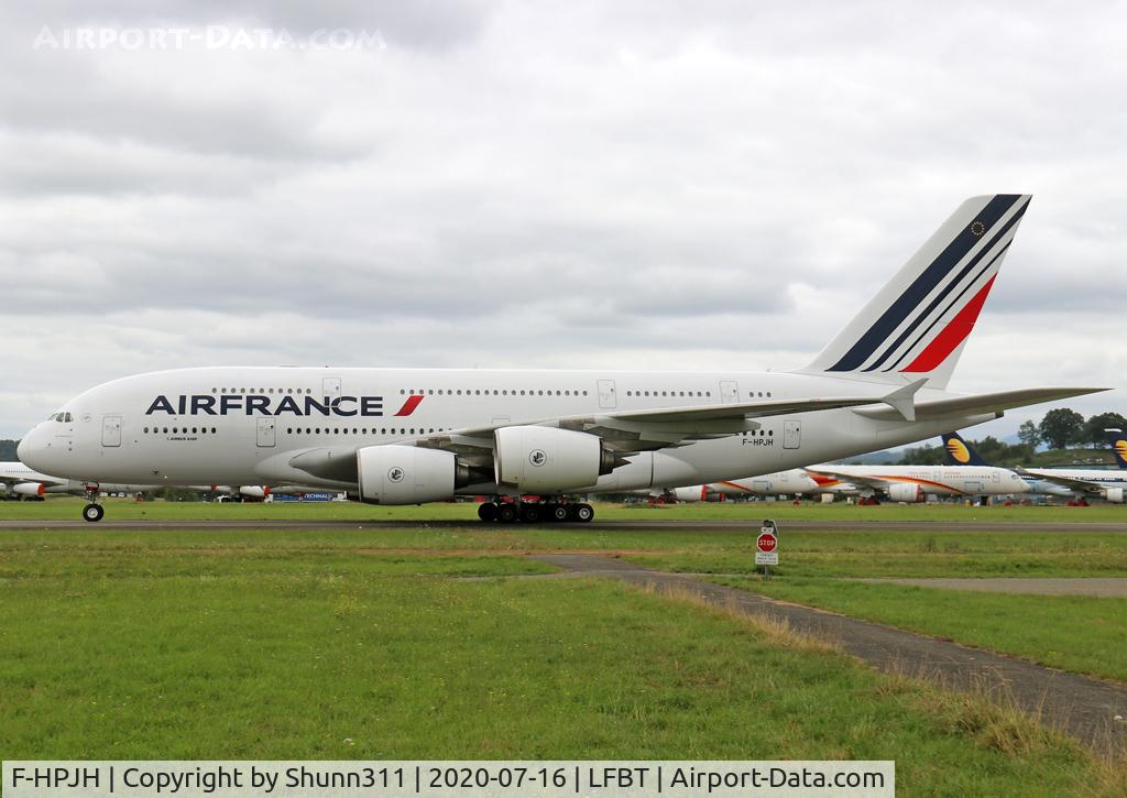 F-HPJH, 2011 Airbus A380-861 C/N 099, Landed rwy 02... Last Air France flight with A380... To be stored and maybe will not fly again. Probably scrapped...