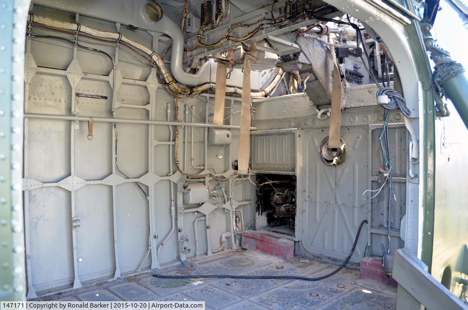 147171, Sikorsky UH-34D Seahorse C/N 58-1087, UH-34D cabin  Vietnam Village Patriots Point
