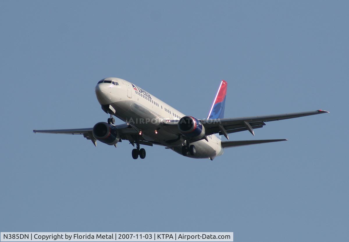 N385DN, 1999 Boeing 737-832 C/N 30348, TPA 2007