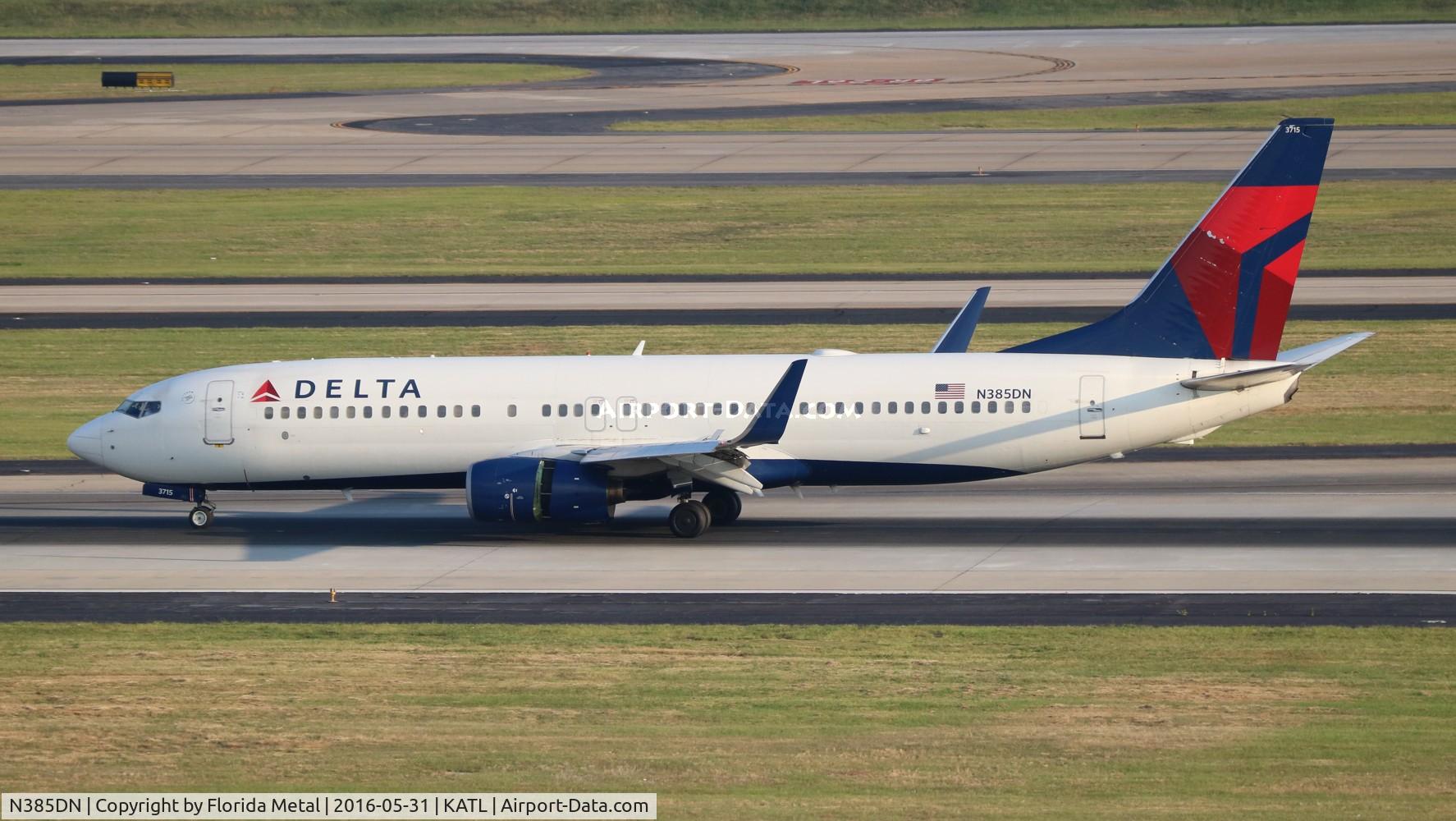 N385DN, 1999 Boeing 737-832 C/N 30348, ATL 2016