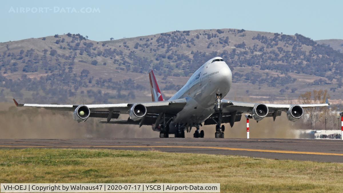 VH-OEJ, 2003 Boeing 747-438/ER C/N 32914, Qantas B747-438 VH-OEJ Cn 32914 gets airborne from Rwy 35 at Canberra International Airport YSCB on 17Jul2020 - departing for the last ever Qantas Boeing 747 Passenger Flight. The aircraft was cleared to take-off downwind, to avoid a tight 120 deg turn.