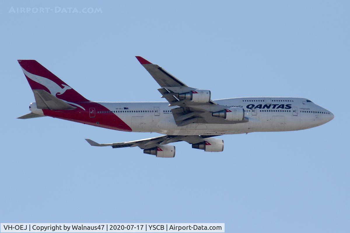 VH-OEJ, 2003 Boeing 747-438/ER C/N 32914, Qantas B747-438 VH-OEJ Cn 32914 returning from Kosciuszko NP on 17Jul2020 - during the last ever Qantas Boeing 747 Passenger Flight. The aircraft flew over Parliament House and Lake Burley Griffin before returning to Canberra Airport