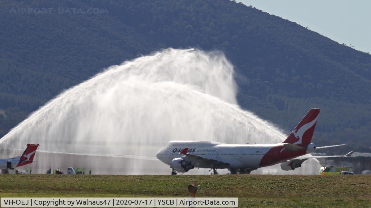 VH-OEJ, 2003 Boeing 747-438/ER C/N 32914, Qantas B747-438 VH-OEJ Cn 32914 taxies back to Canberra International Airport YSCB on 17Jul2020 – through a water cannon salute, ending the last ever Qantas Boeing 747 Passenger Flight. The aircraft flew from Kosciuszko NP before returning to YSCB.