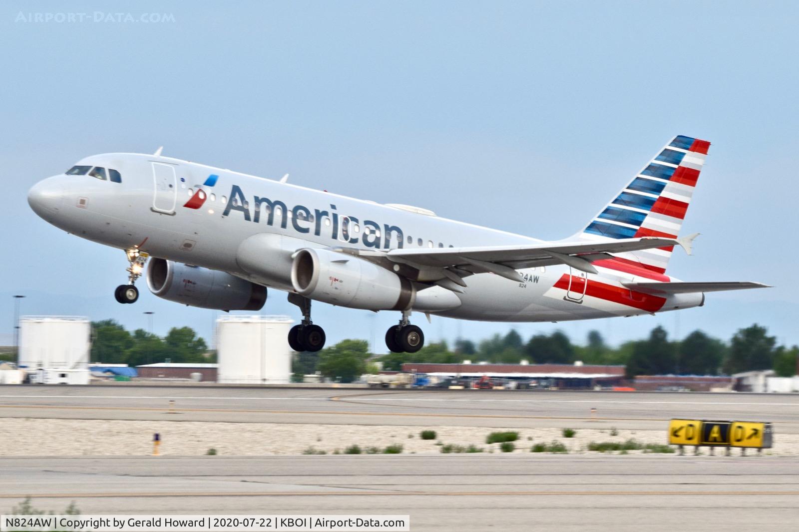 N824AW, 2001 Airbus A319-132 C/N 1490, Take off from 10L.