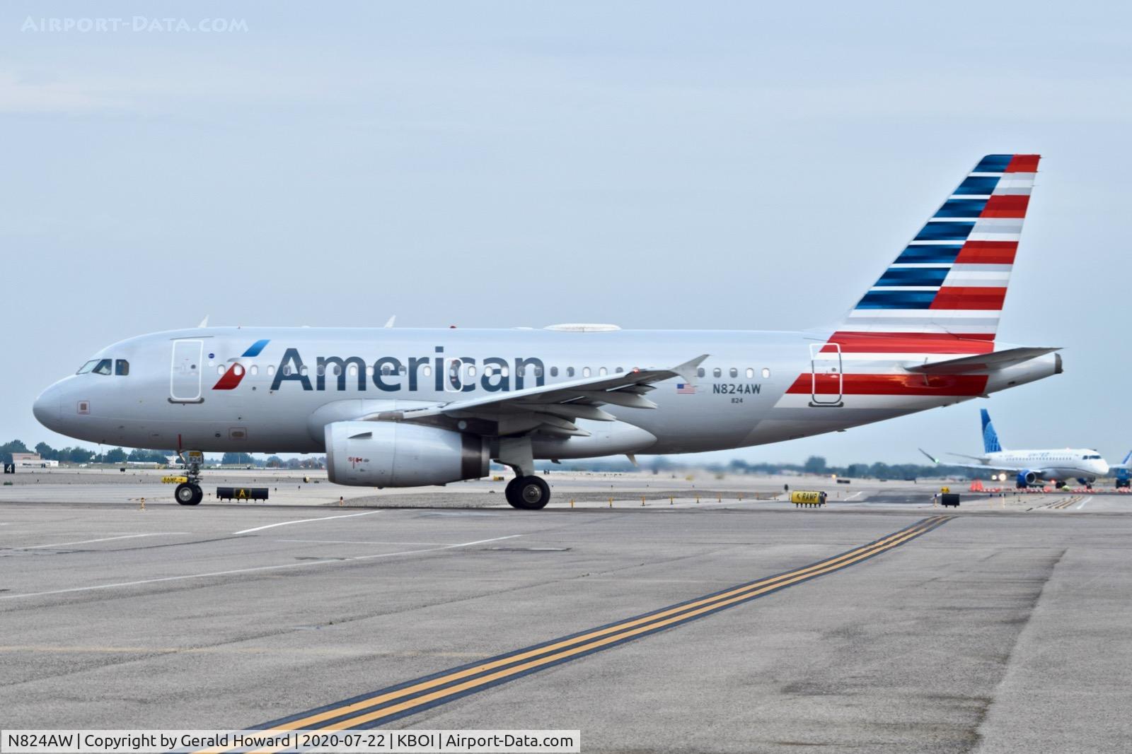 N824AW, 2001 Airbus A319-132 C/N 1490, Taxi from the gate.