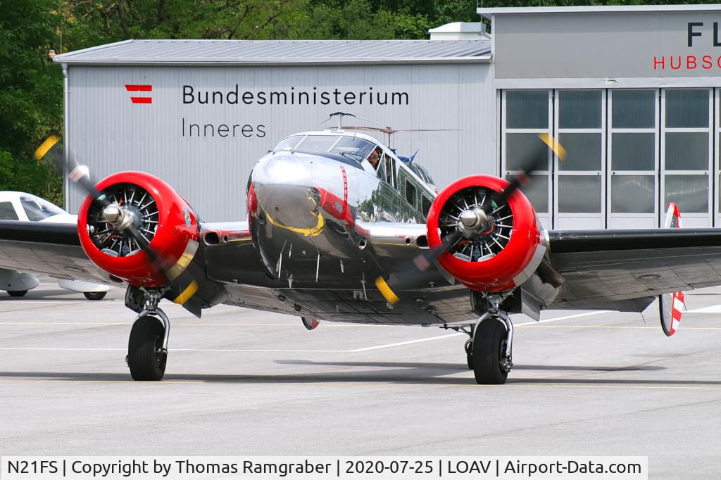 N21FS, 1952 Beech Expeditor 3NM C/N CA-138, private Beech 18