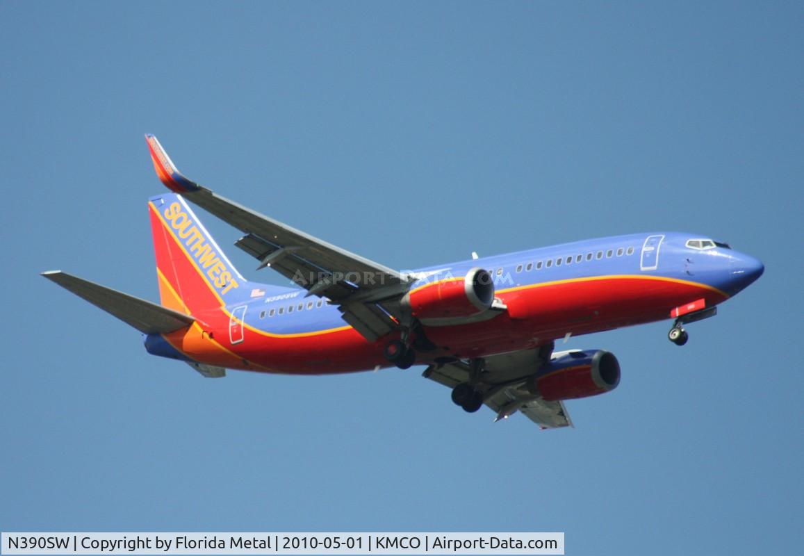 N390SW, 1994 Boeing 737-3H4 C/N 26593, MCO 2010