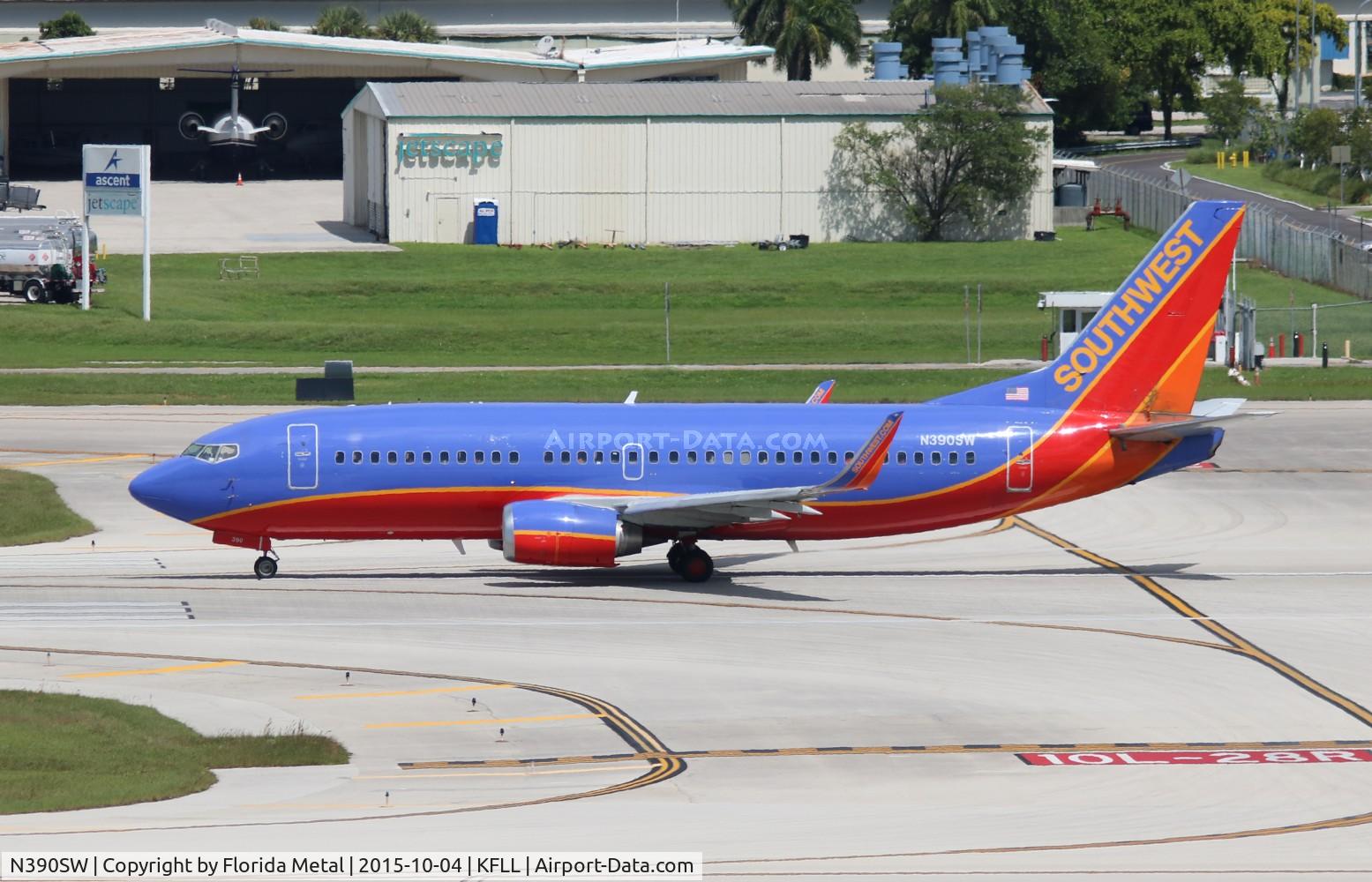 N390SW, 1994 Boeing 737-3H4 C/N 26593, FLL 2015