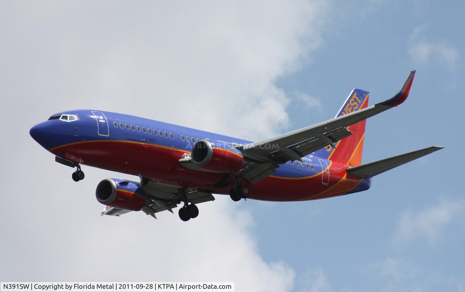 N391SW, 1994 Boeing 737-3H4 C/N 27378, TPA 2011
