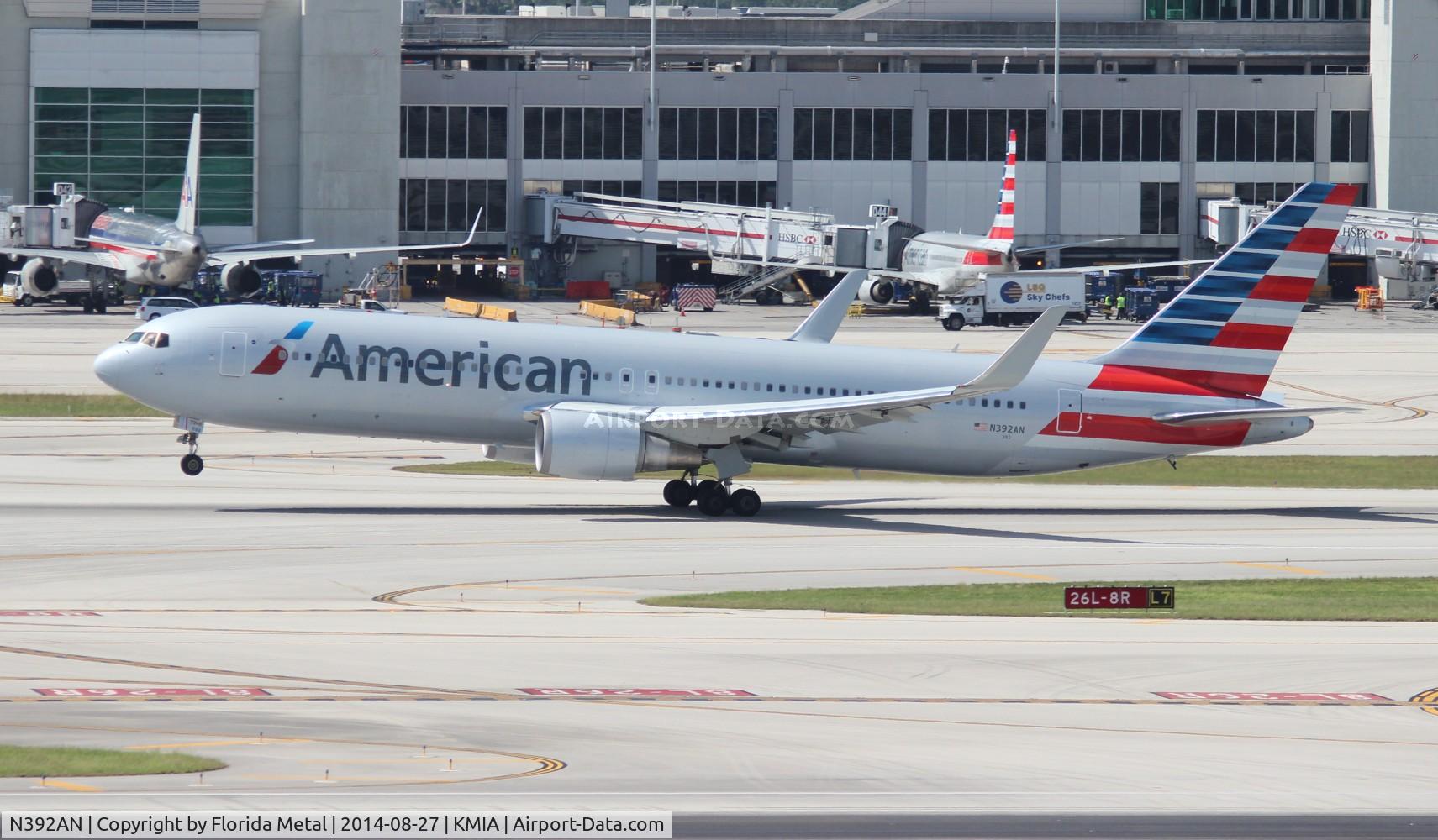 N392AN, 1998 Boeing 767-323 C/N 29429, MIA 2014